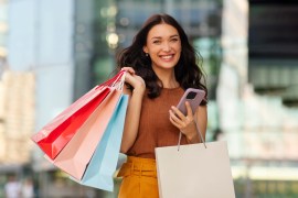 Ahorra dinero en tus compras de ropa y accesorios en centros de outlets.